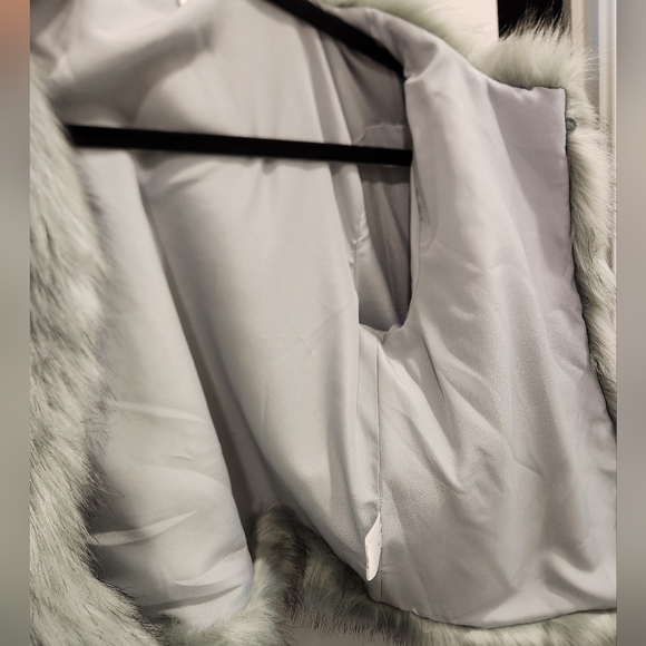 NEW Lovers + Friends Revolve Uptown Faux Fur Coat in Blue size small - Picture 9 of 10